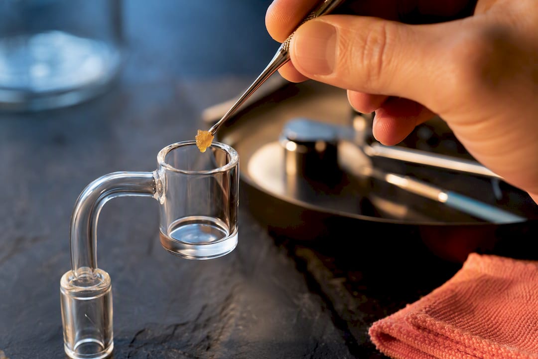 Hand loading a small rosin dab