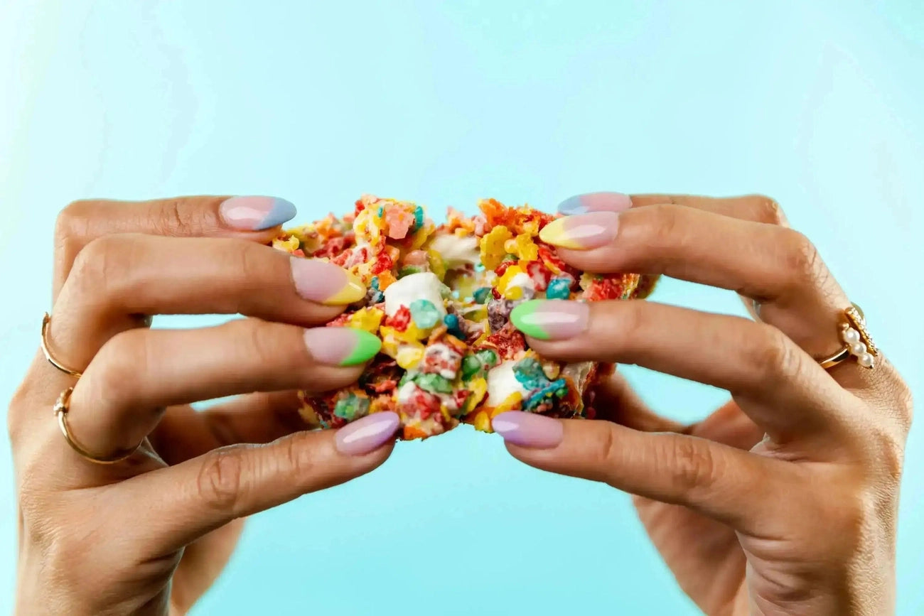 The Hometown Hero Delta 9 Cereal Bites 15ct Bag features Fruity Rainbow 1:1 THC+CBD edibles—20mg each, artisan baked, individually wrapped crispy squares. For ages 21+.